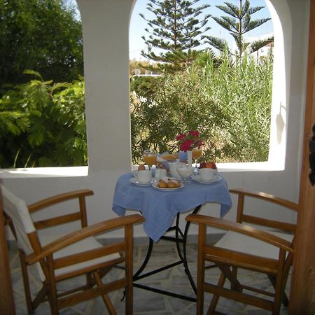 Roussos Beach Hotel Naousa  Habitación foto
