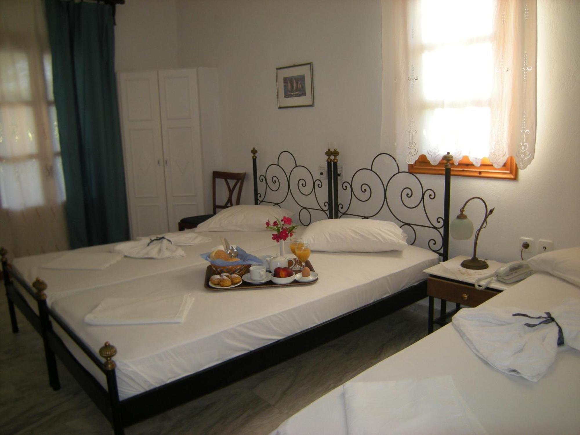 Roussos Beach Hotel Naousa  Habitación foto