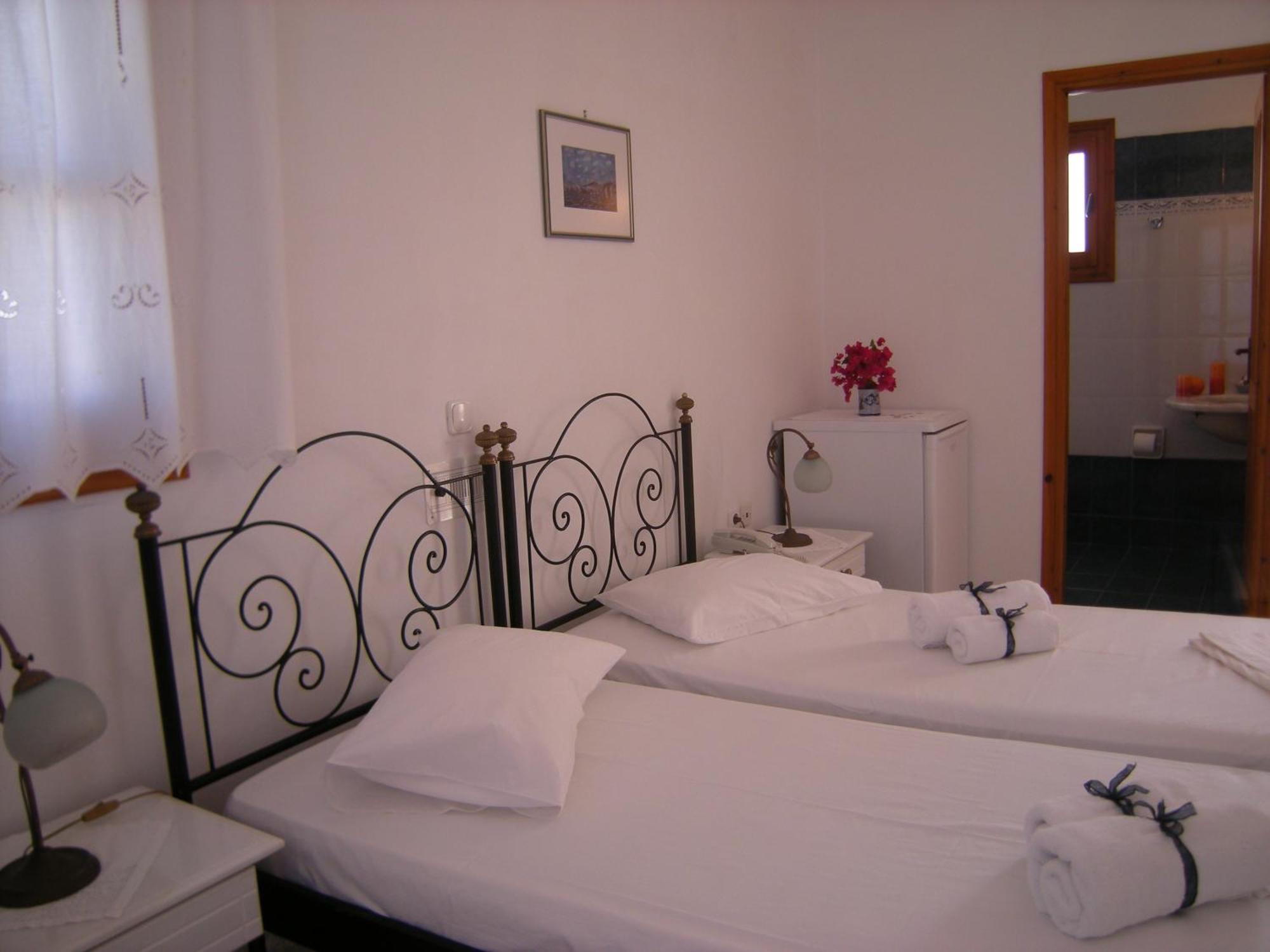 Roussos Beach Hotel Naousa  Habitación foto