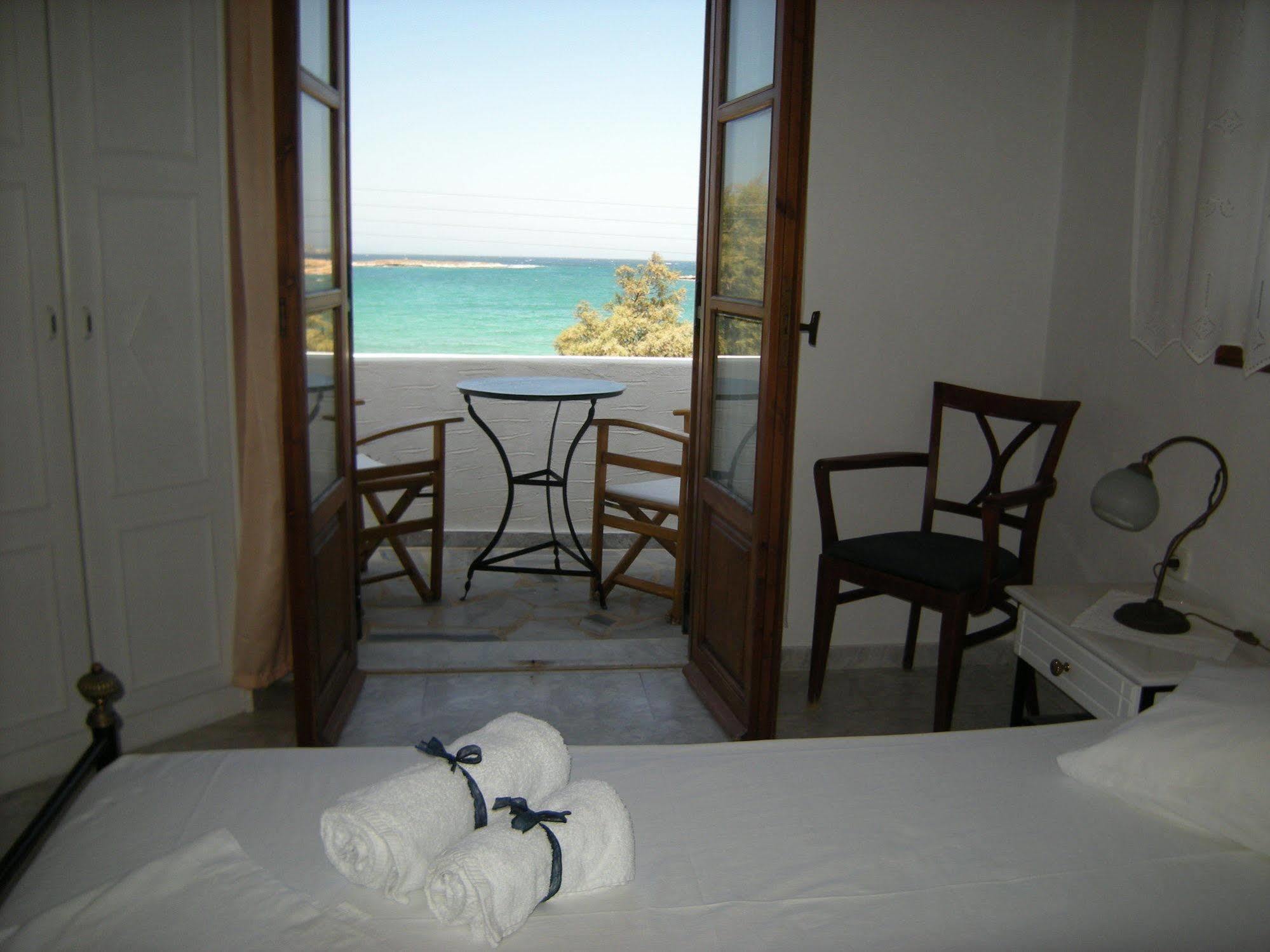 Roussos Beach Hotel Naousa  Habitación foto